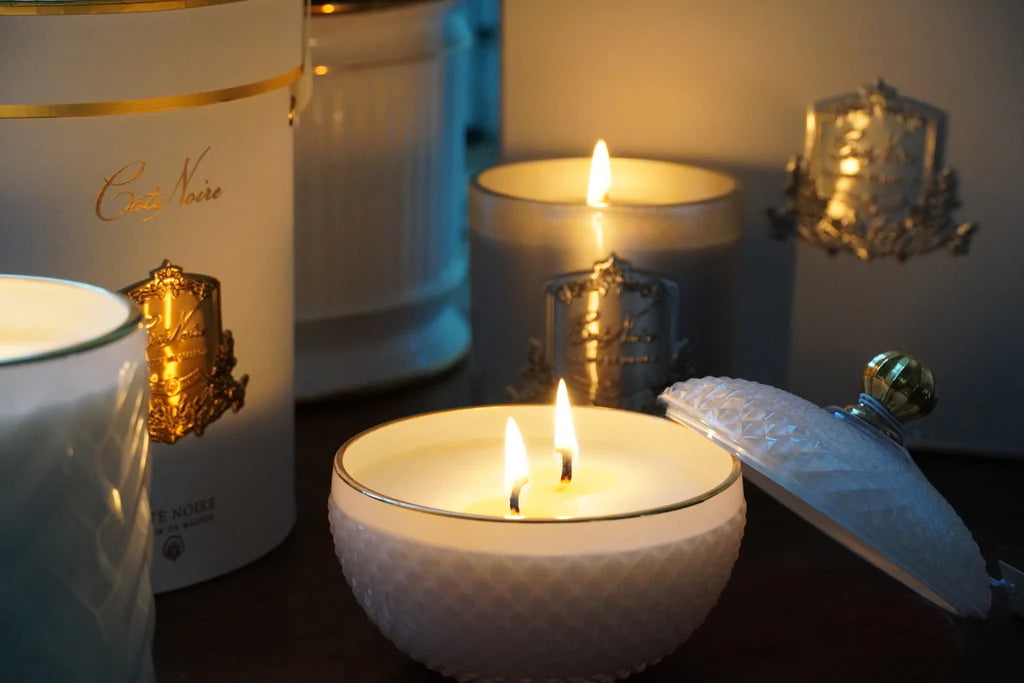 Round Art Deco Candle - White & Gold- Jasmine Flower Tea 300g