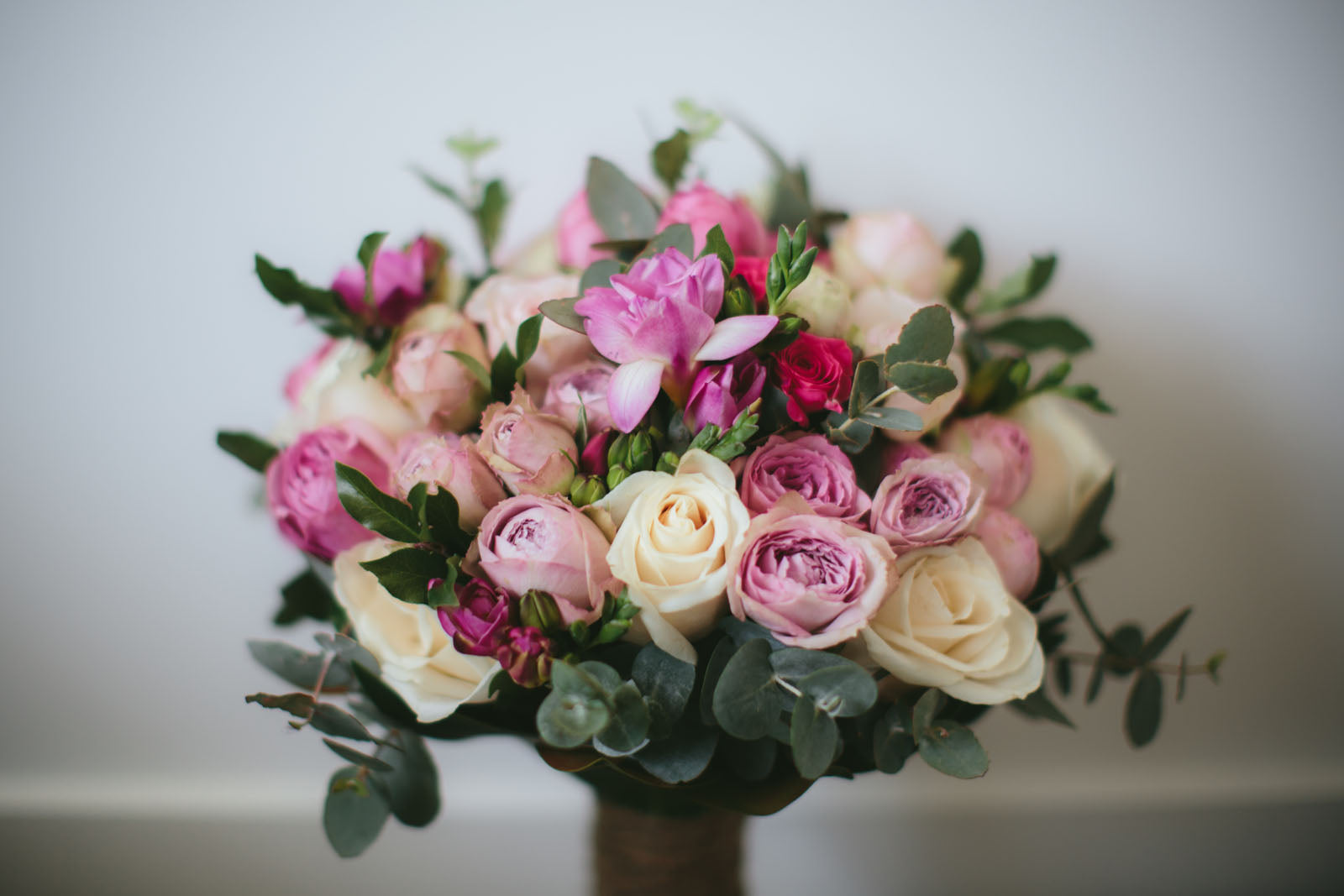Weddings-photos-2026-gallery-01-petals.jpg